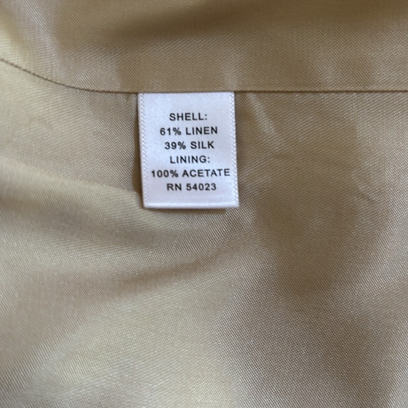 Banana Republic Linen and Silk Blazer. Light Tan. Size 2. NWT. - Picture 8 of 8